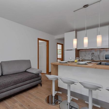 Ivan Sea View Apartment Макарська Екстер'єр фото
