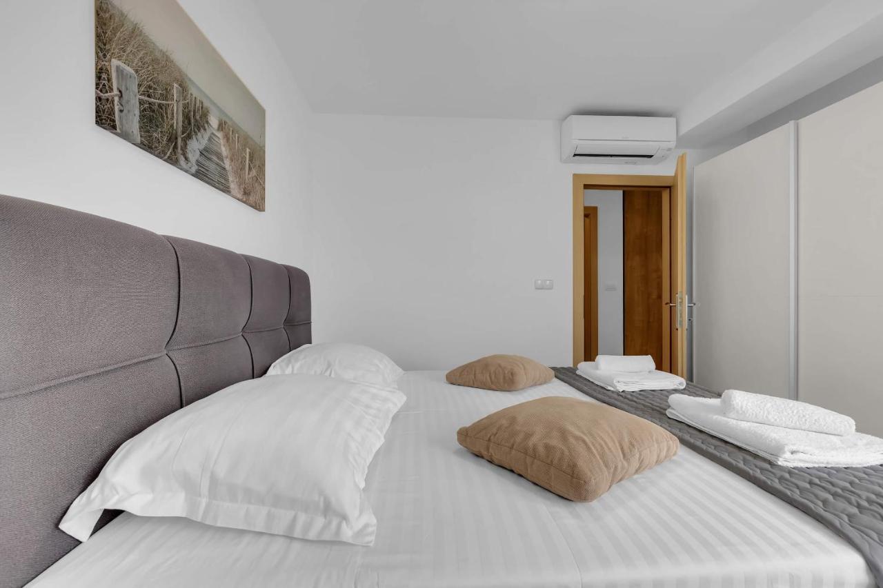 Ivan Sea View Apartment Макарська Екстер'єр фото