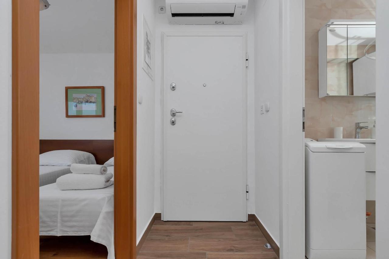 Ivan Sea View Apartment Макарська Екстер'єр фото