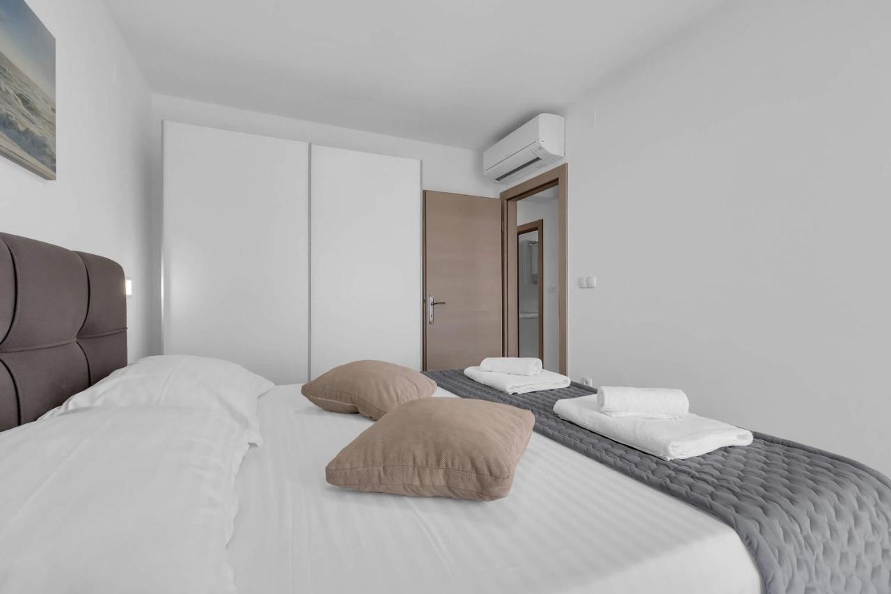 Ivan Sea View Apartment Макарська Екстер'єр фото