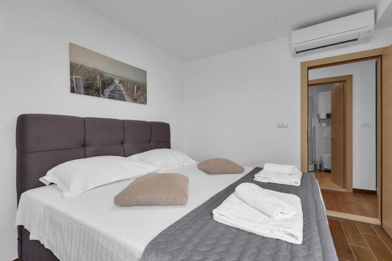 Ivan Sea View Apartment Макарська Екстер'єр фото